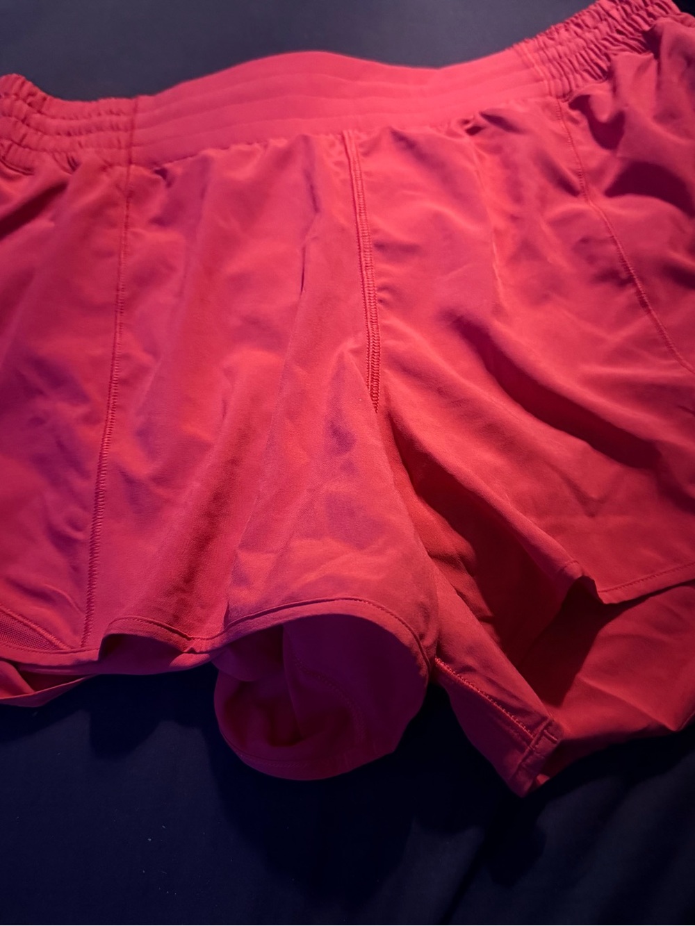 Lululemon Women’s Lined Active Shorts in Pink Size 10.